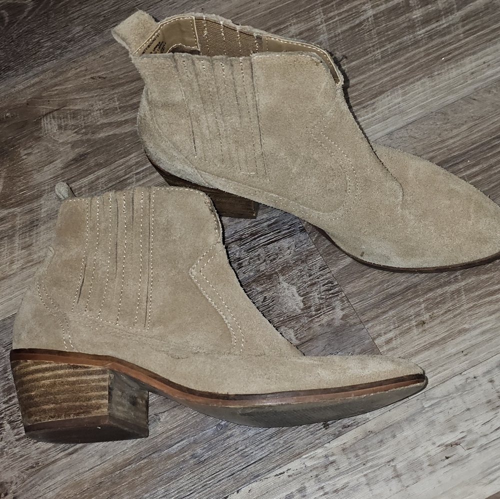 Women's Steve Madden Leather ankle boots size 7